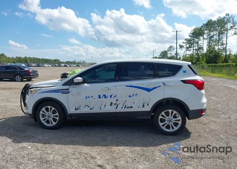 2019 Ford Escape Se from USA, damaged, VIN 1FMCU0GD7KUB64623